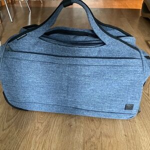 Ricardo Beverly Hills Malibu Bay 2.0 Rolling duffle bag Used one time